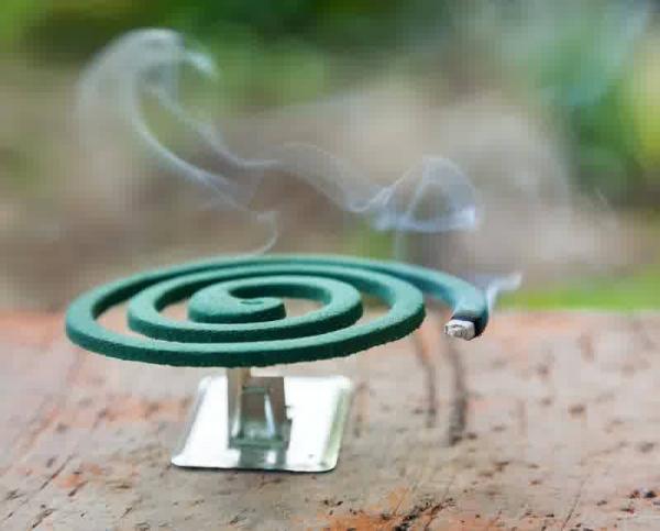 Lebih Bahaya Mana, Obat Nyamuk Bakar atau Semprot?